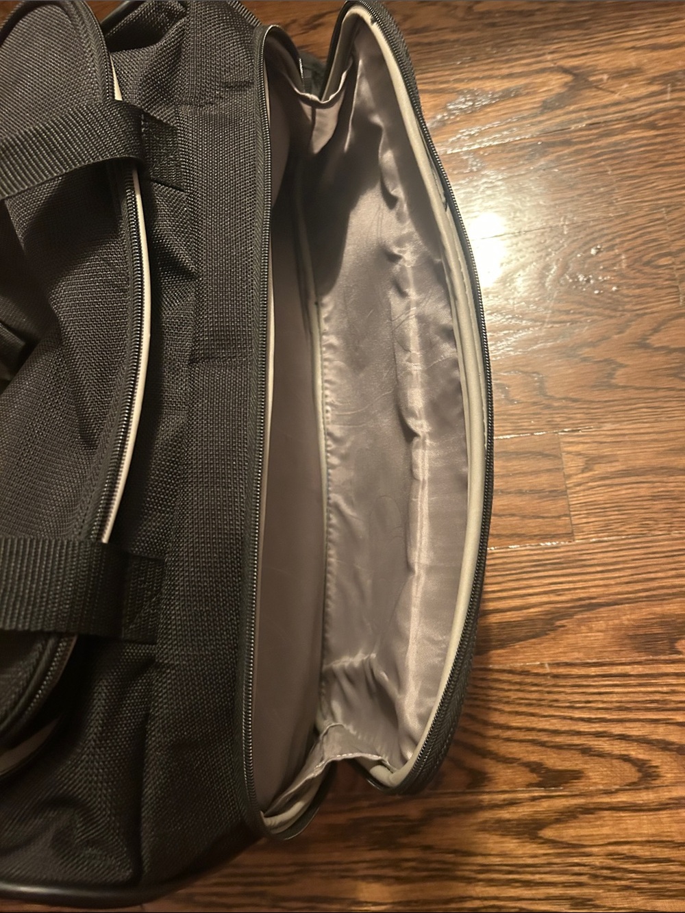 Samsonite Black Travel Weekend Duffel Bag - Picture 9 of 9
